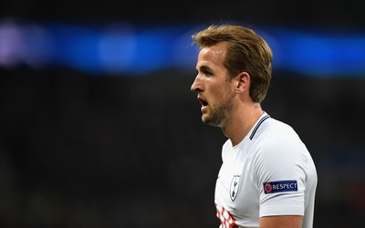 DP体育焦点-佩德里被犯规后微笑面对展现大将风范